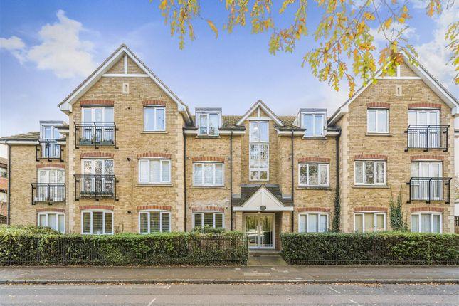 Flat for sale in Hollyfield Road, Surbiton KT5