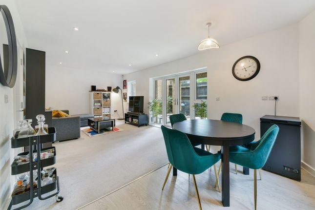 Flat for sale in Selsdon Road, South Croydon CR2