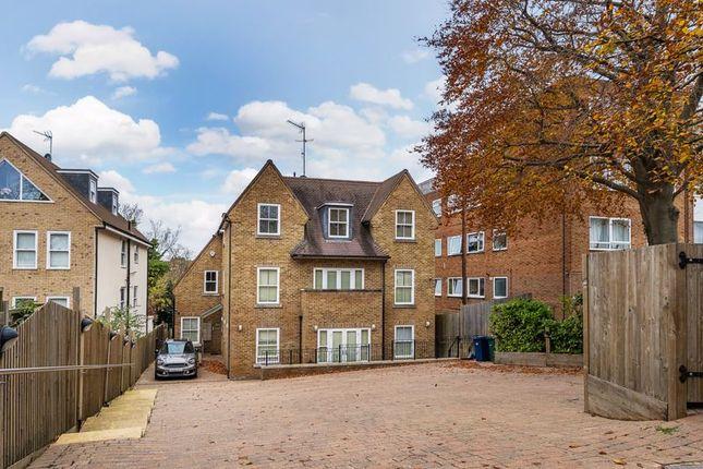 Property for sale in Holden Road, London N12