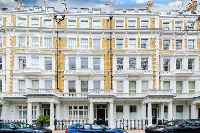 Flat for sale in Courtfield Gardens, London SW5