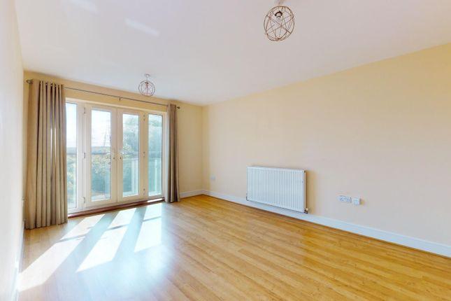 Flat for sale in Griffin Court, Black Eagle Drive, Northfleet DA11