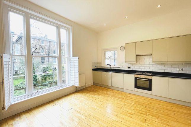 Flat for sale in Cambridge Avenue, Kilburn NW6