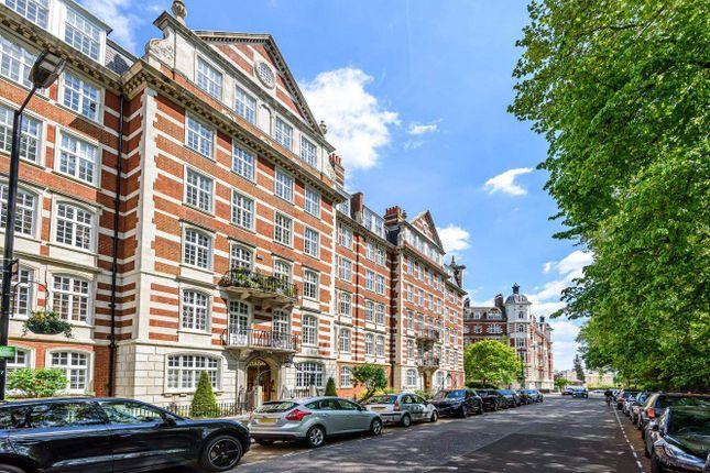 Flat for sale in St. Johns Wood High Street, London NW8