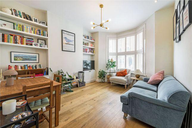 Flat for sale in Cologne Road, London SW11