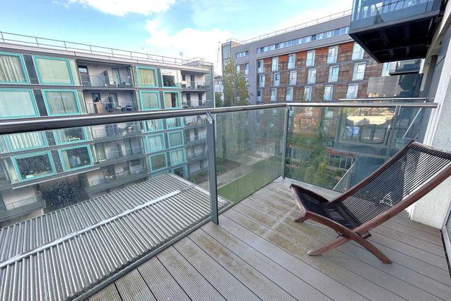 Flat for sale in Vantage Building, Station Approach, Hayes UB3