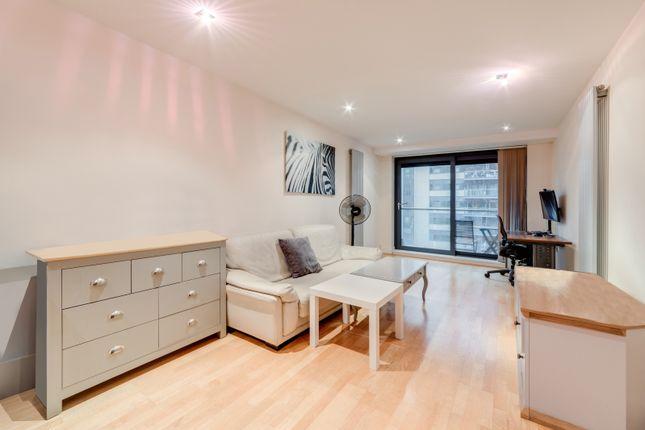 Flat for sale in Millharbour, Millwall E14