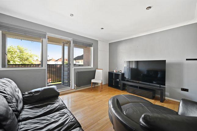 Flat for sale in Felton Close, Borehamwood WD6