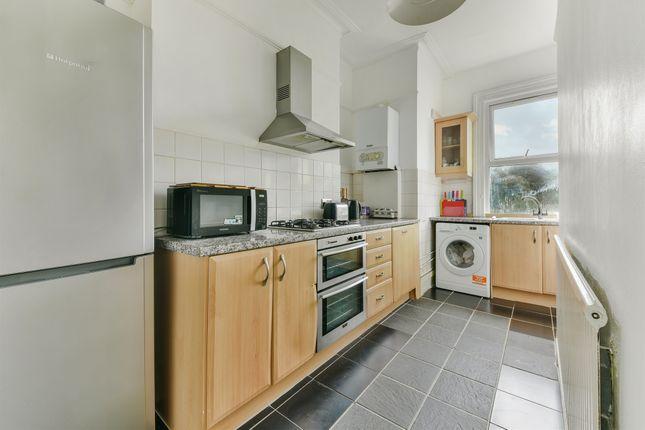 Flat for sale in Birdhurst Rise, South Croydon CR2