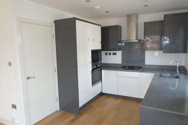 Flat for sale in Trundleys Road, London SE8