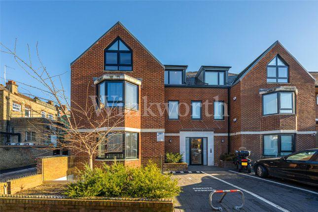 Flat for sale in Hodford Road, London NW11