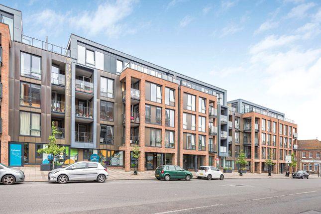 Flat for sale in High Road, North Finchley, London N12