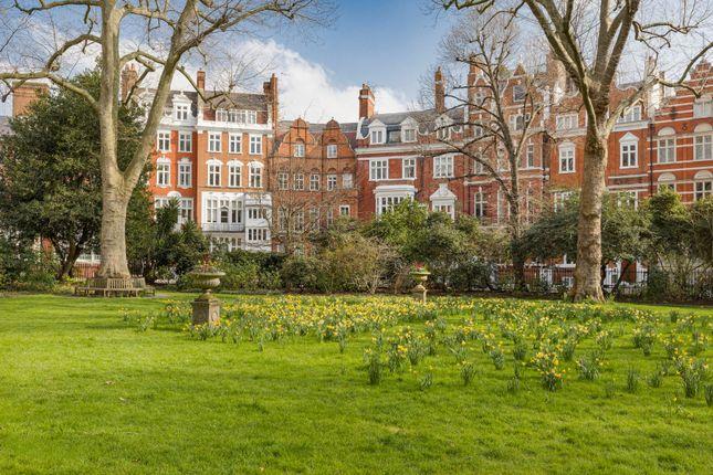 Flat for sale in Lennox Gardens, Knightsbridge, London SW1X, United Kingdom