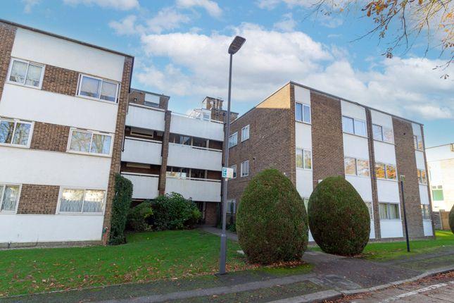 Flat for sale in Stonegrove, Edgware HA8