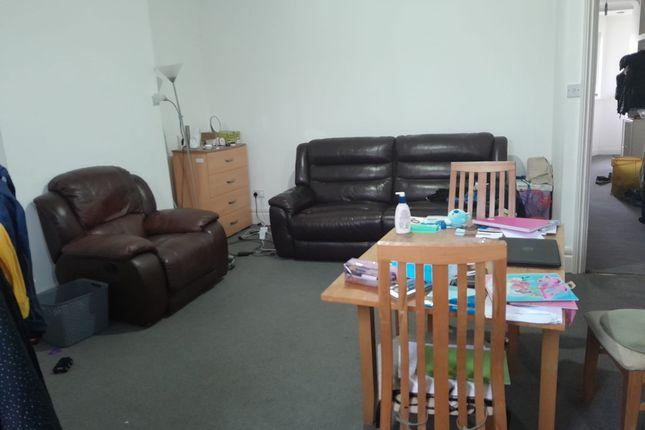 Flat to rent in Britannia Road, Westcliff-On-Sea SS0