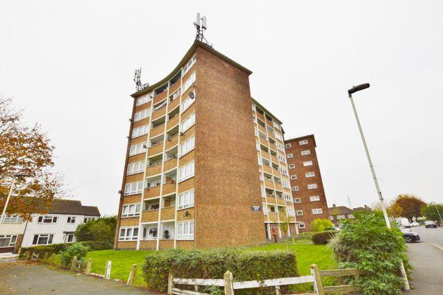 Flat for sale in Curzon Crescent, Barking IG11