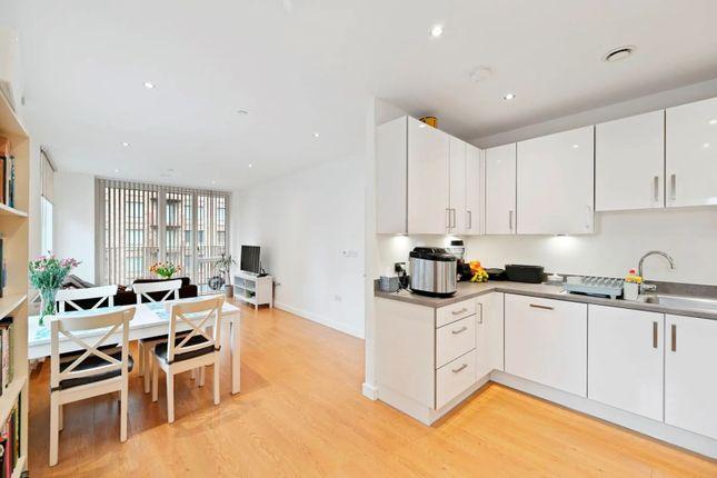 Flat for sale in 16 Cavendish Square, London E16