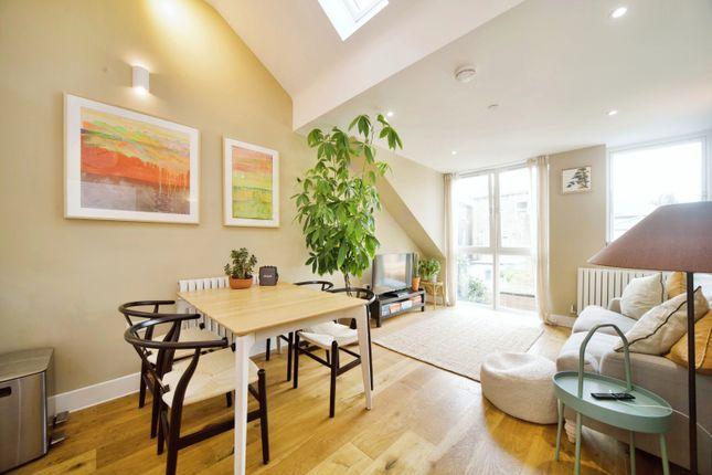 Flat for sale in Summerhill Road, London N15