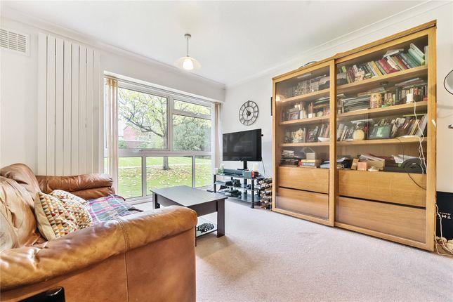 Flat for sale in Ingleside Close, Beckenham BR3