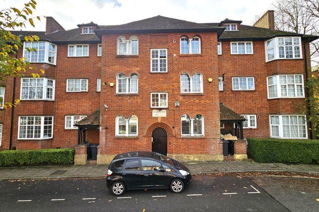 Flat for sale in Sheldon Avenue, London N2