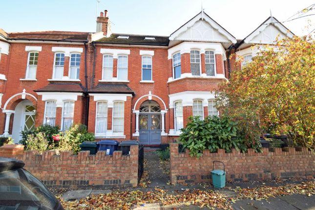 Flat for sale in Woodgrange Avenue, Ealing W5