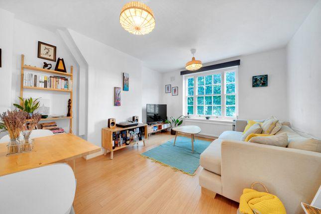 Flat for sale in Richmond Grove, Islington, London N1