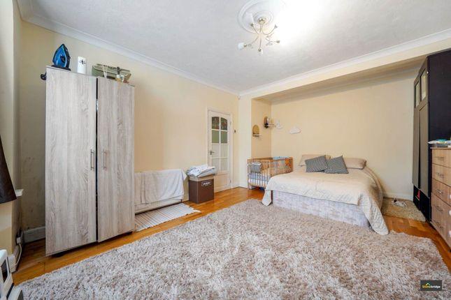 Terraced house for sale in Grangeway Gardens, Redbridge IG4