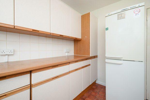 Flat to rent in Upper Park Road, Bromley BR1