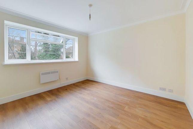 Flat for sale in Poynders Road, London SW4