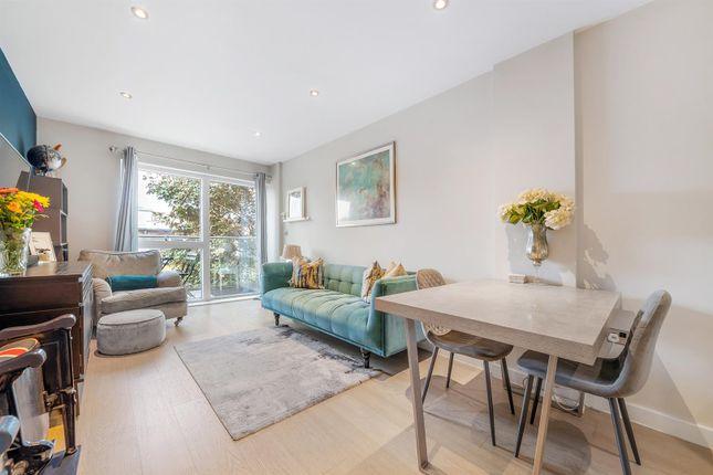 Flat for sale in Singer Mews, London SW4