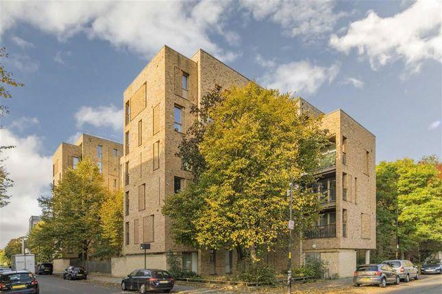 Flat for sale in Cooks Road, London SE17