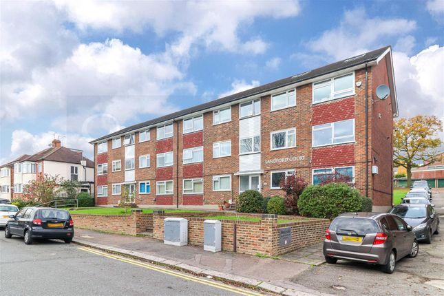 Flat for sale in Bosworth Road, New Barnet, Barnet EN5