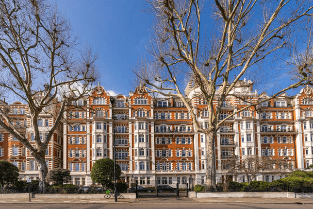 Flat for sale in Prince Albert Road, London NW8