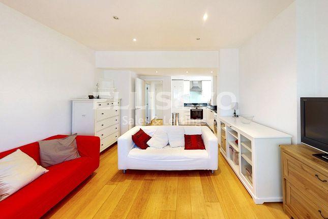 Flat for sale in Golders Green Road, Golders Green NW11