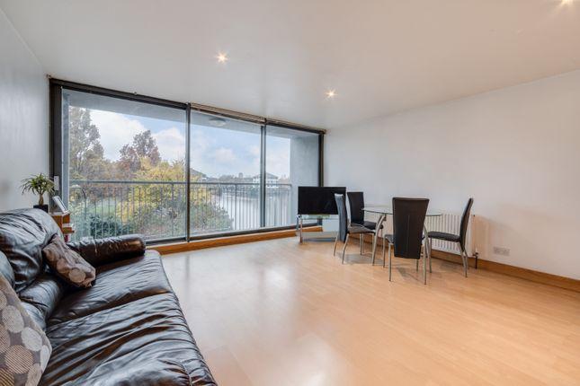 Flat for sale in City Harbour, 8 Selsdon Way E14