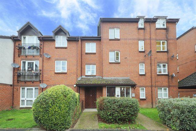 Flat for sale in Knowles Close, Yiewsley, West Drayton UB7