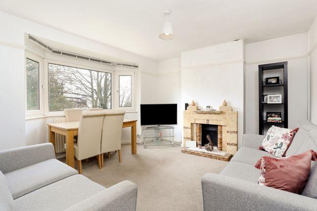 Flat to rent in South Bank, Surbiton KT6