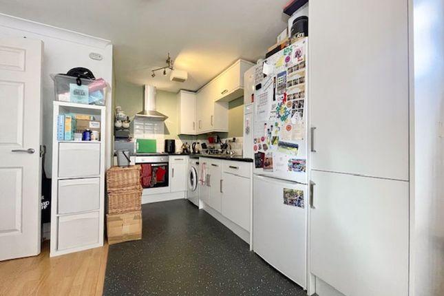 Flat to rent in Westmoreland Road, London SE17