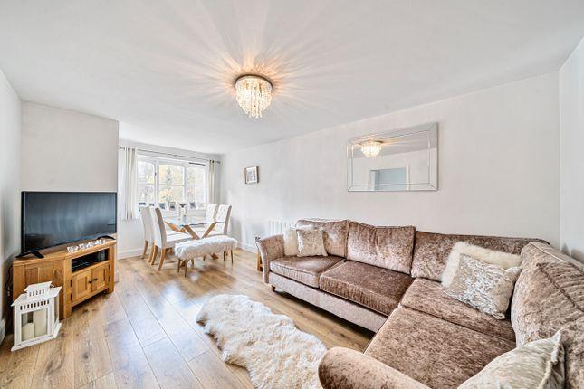 Flat for sale in Philips Close, Carshalton SM5