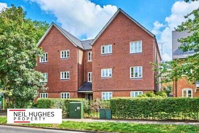 Flat for sale in Page Place, Frogmore, St. Albans, Hertfordshire AL2