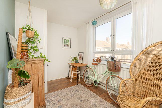 Flat for sale in Arcola Street, London E8