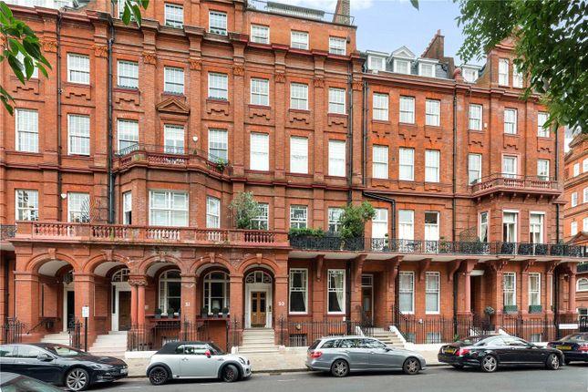 Flat for sale in Cadogan Square, London, Kensington And Chelsea SW1X