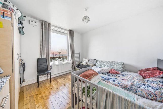 Flat for sale in Devas Street, London E3