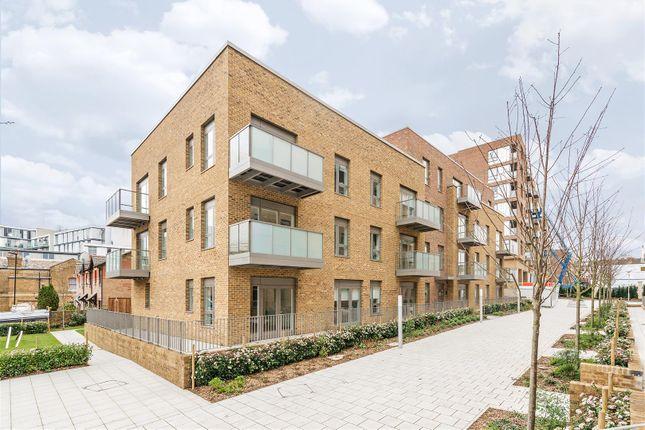 Flat for sale in Bath House Court, Smithfield Square, Hornsey N8