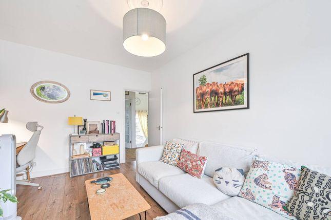 Flat for sale in Glengall Road, Queen's Park, London NW6