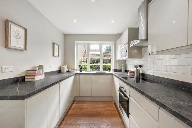 Flat for sale in Richmond Road, Twickenham TW1