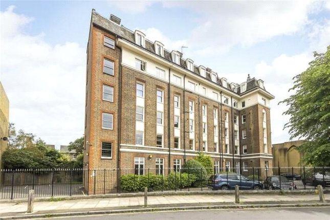 Flat to rent in Catherine Grove, Greenwich SE10