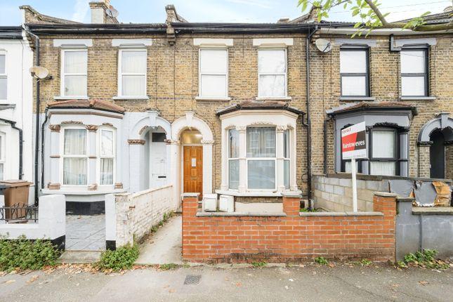 Flat for sale in Leslie Road, Leyton, London E11