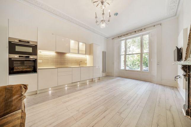 Flat to rent in Princes Square, London W2