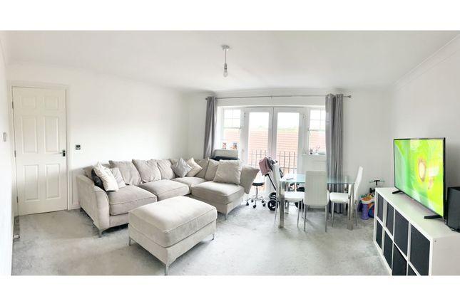 Flat for sale in Caspian Way, Purfleet-On-Thames RM19