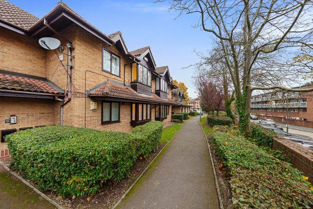 Flat for sale in Thicket Grove, London SE20